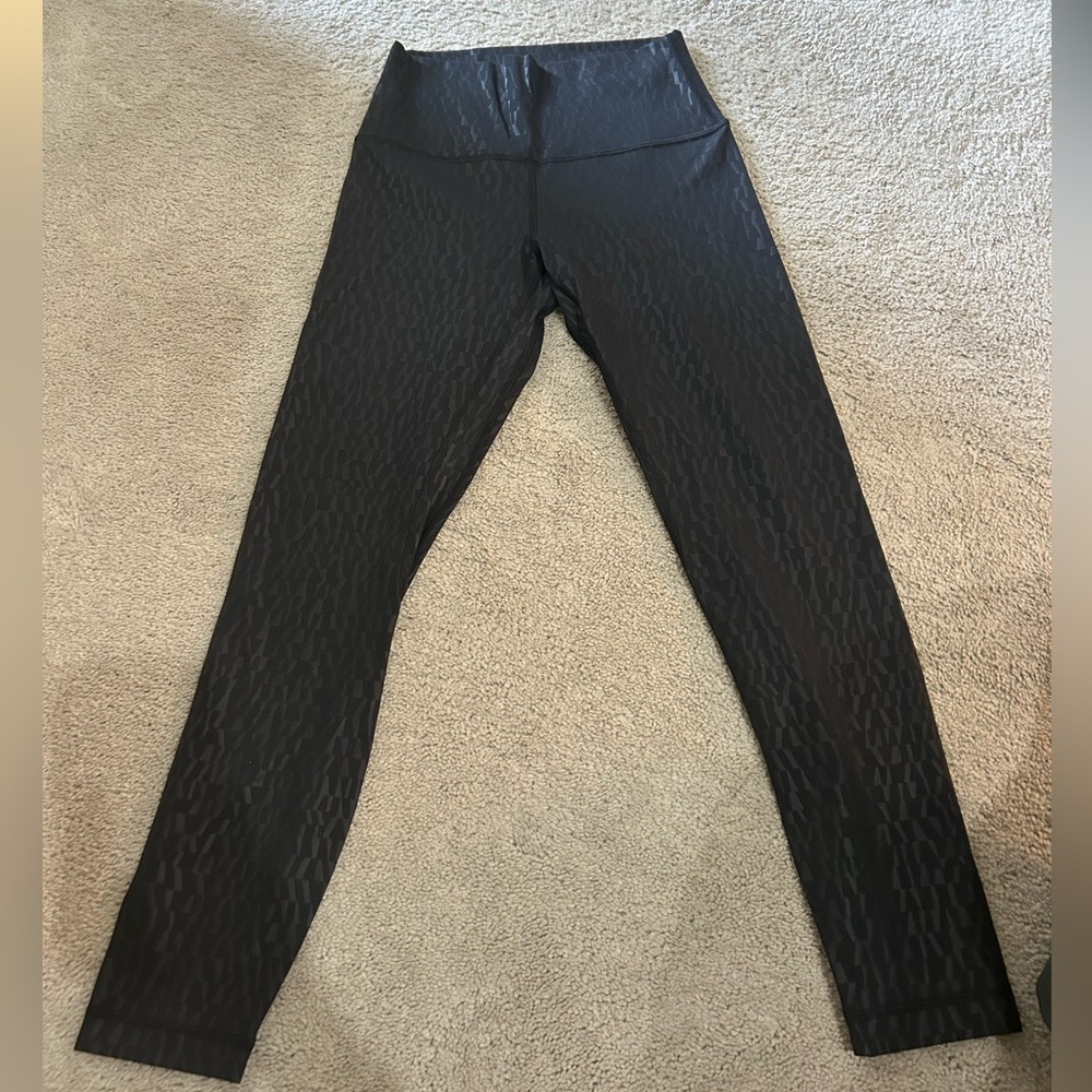 Lululemon Align Leggings in Segment Emboss Black, Size 6